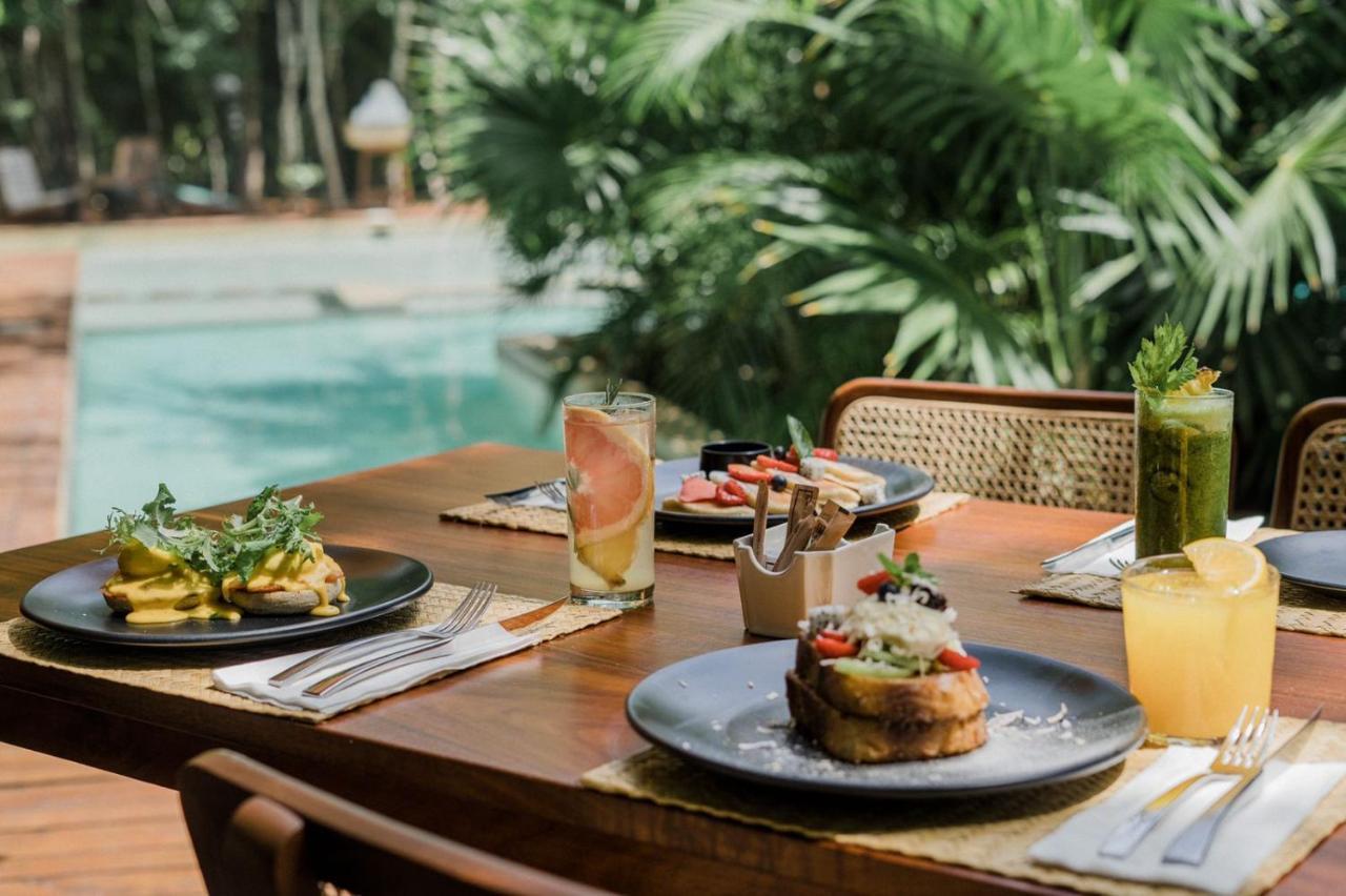 Copal Tulum Hotel Bagian luar foto Breakfast at the Villa